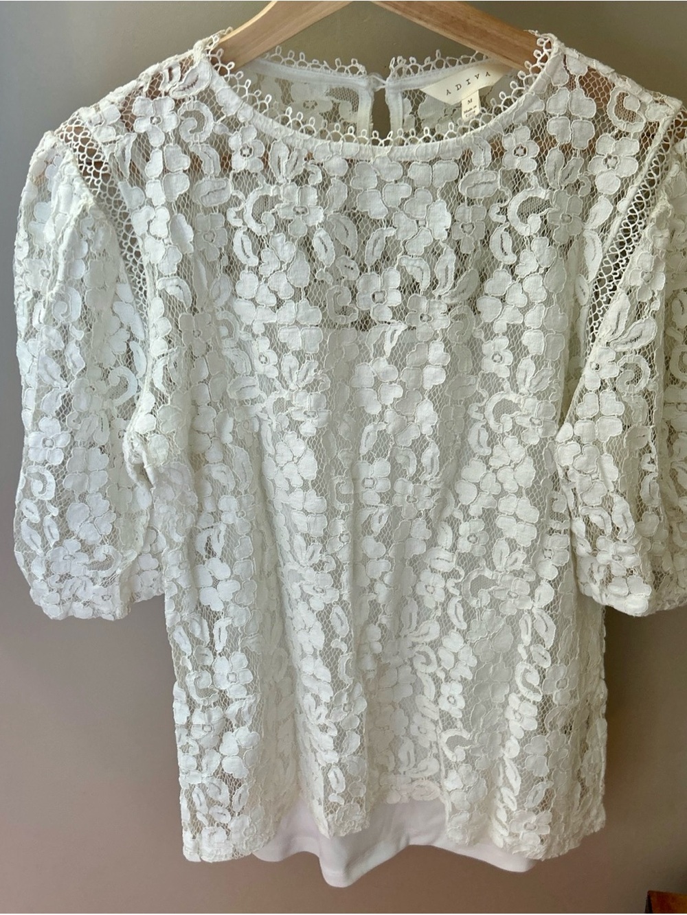 Adiva Women’s Medium White Floral Lace Puff Sleeve Blouse